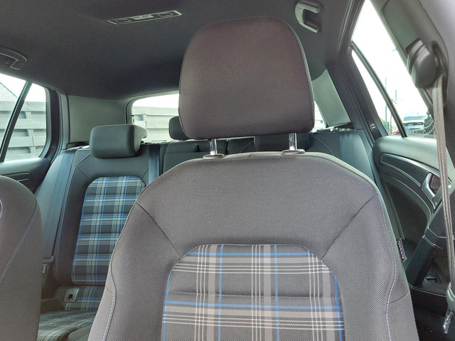 Volkswagen Golf 1.4 TSI GTE Connected Series | Trekhaak | NL auto
