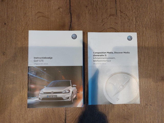 Volkswagen Golf 1.4 TSI GTE Connected Series | Trekhaak | NL auto