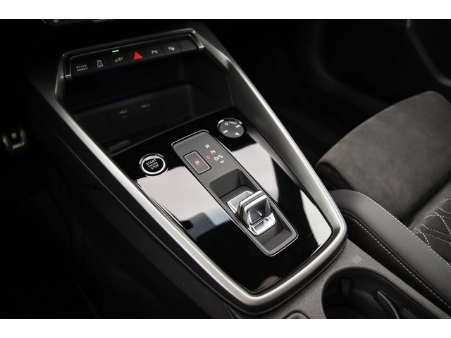 Audi A3 Sportback 40 TFSI e PHEV S Edition S-line 204pk S-Tronic! Panoramadak|Virtual Cockpit|Kuipstoelen elektrisch|Matrix|Black