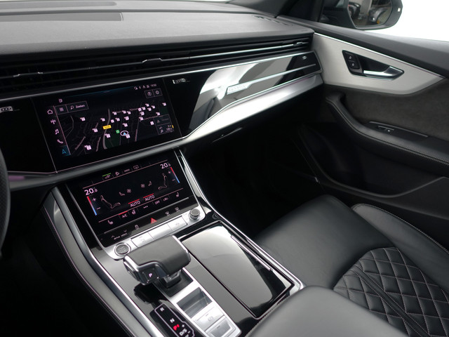 Audi Q8 55 TFSI e Quattro S Competition Aut- Panoramadak, Design Leder, Bang Olufsen, Head Up, Sfeerverlichting, Memory, CarPlay