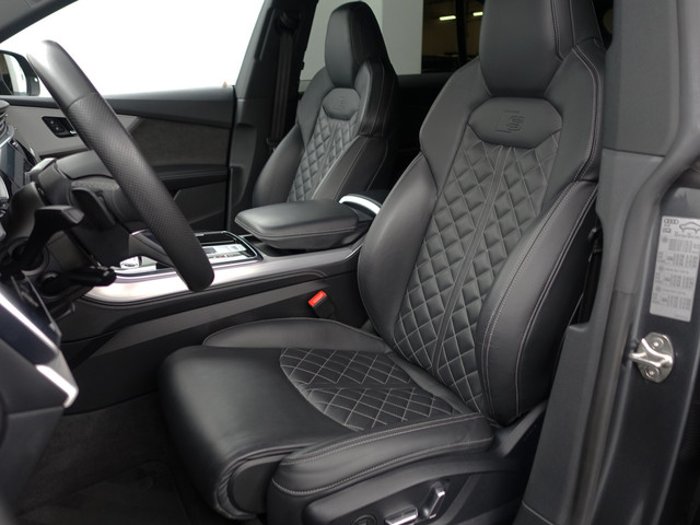 Audi Q8 55 TFSI e Quattro S Competition Aut- Panoramadak, Design Leder, Bang Olufsen, Head Up, Sfeerverlichting, Memory, CarPlay