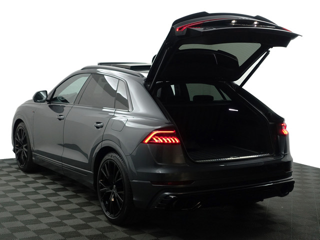 Audi Q8 55 TFSI e Quattro S Competition Aut- Panoramadak, Design Leder, Bang Olufsen, Head Up, Sfeerverlichting, Memory, CarPlay