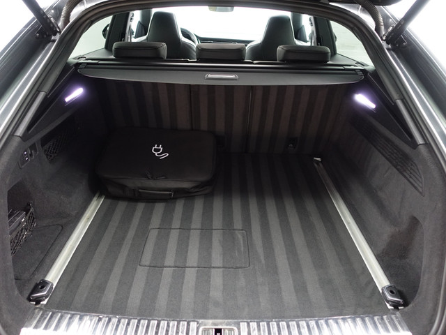 Audi Q8 55 TFSI e Quattro S Competition Aut- Panoramadak, Design Leder, Bang Olufsen, Head Up, Sfeerverlichting, Memory, CarPlay