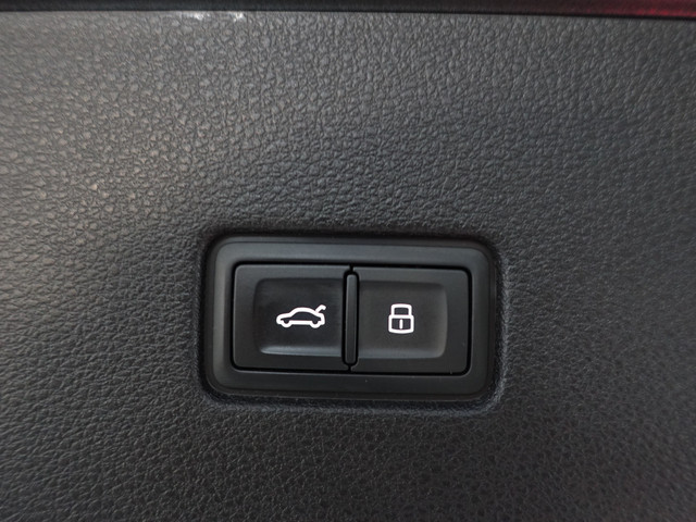 Audi Q8 55 TFSI e Quattro S Competition Aut- Panoramadak, Design Leder, Bang Olufsen, Head Up, Sfeerverlichting, Memory, CarPlay