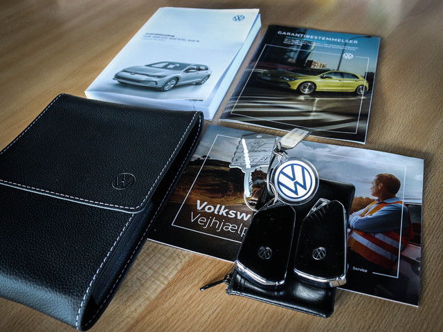 Volkswagen Golf 1.5 eTSI Life Business Nu 24.950,- !