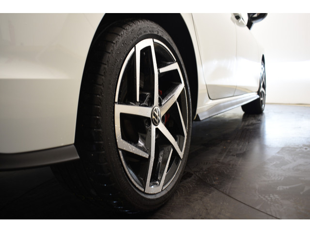 Volkswagen Golf GTE 245Pk SOH 93% Trekhaak Panodak Camera Stuur Stoel Verwarming Parelmoer lak