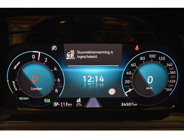 Volkswagen Golf GTE 245Pk SOH 93% Trekhaak Panodak Camera Stuur Stoel Verwarming Parelmoer lak