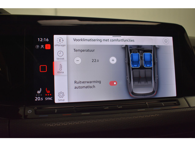 Volkswagen Golf GTE 245Pk SOH 93% Trekhaak Panodak Camera Stuur Stoel Verwarming Parelmoer lak