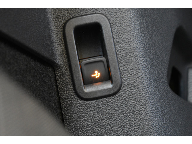 Volkswagen Golf GTE 245Pk SOH 93% Trekhaak Panodak Camera Stuur Stoel Verwarming Parelmoer lak