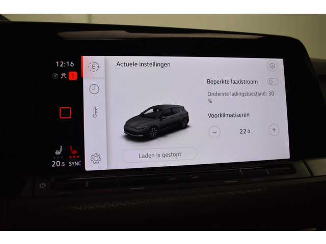 Volkswagen Golf GTE 245Pk SOH 93% Trekhaak Panodak Camera Stuur Stoel Verwarming Parelmoer lak