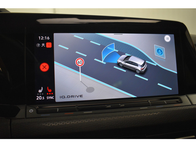 Volkswagen Golf GTE 245Pk SOH 93% Trekhaak Panodak Camera Stuur Stoel Verwarming Parelmoer lak