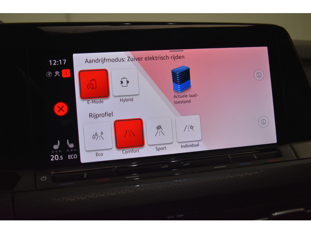 Volkswagen Golf GTE 245Pk SOH 93% Trekhaak Panodak Camera Stuur Stoel Verwarming Parelmoer lak