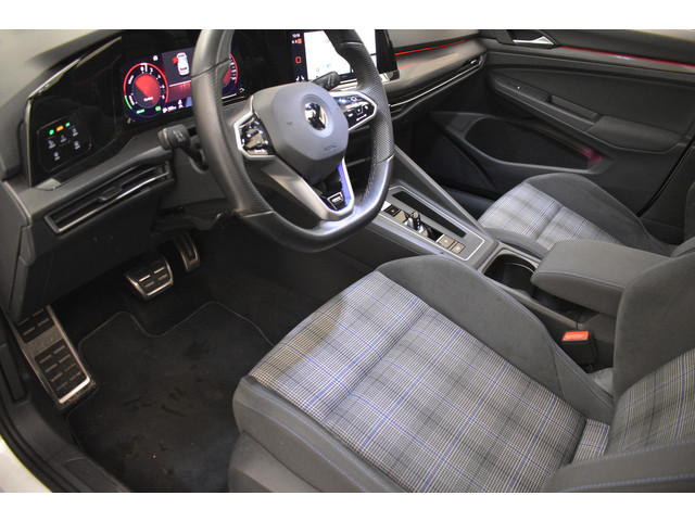 Volkswagen Golf GTE 245Pk SOH 93% Trekhaak Panodak Camera Stuur Stoel Verwarming Parelmoer lak
