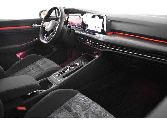 Volkswagen Golf GTE 245Pk SOH 93% Trekhaak Panodak Camera Stuur Stoel Verwarming Parelmoer lak
