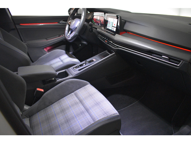 Volkswagen Golf GTE 245Pk SOH 93% Trekhaak Panodak Camera Stuur Stoel Verwarming Parelmoer lak