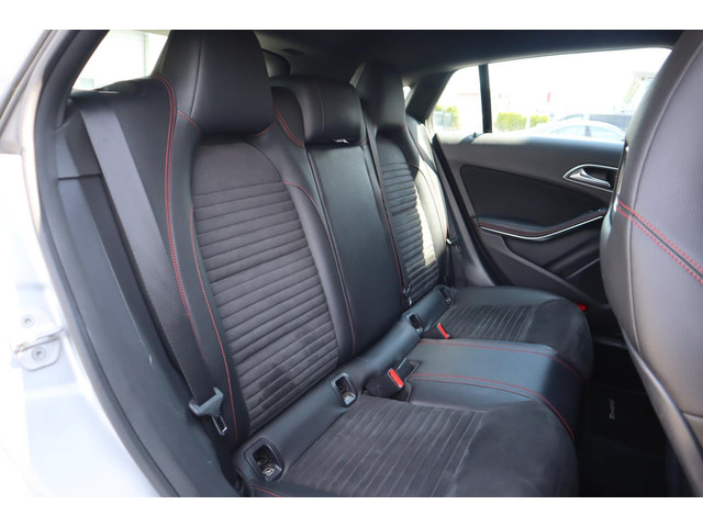 Mercedes-Benz CLA Shooting Brake 200d AMG Airco, Trekhaak, Camera, Stoelverwarming