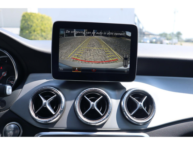 Mercedes-Benz CLA Shooting Brake 200d AMG Airco, Trekhaak, Camera, Stoelverwarming