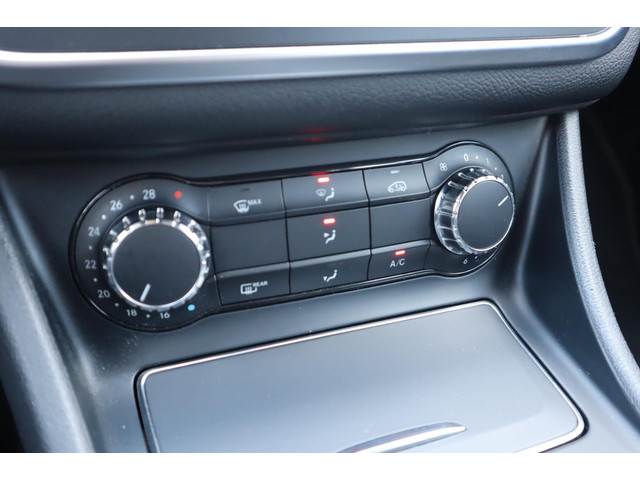 Mercedes-Benz CLA Shooting Brake 200d AMG Airco, Trekhaak, Camera, Stoelverwarming