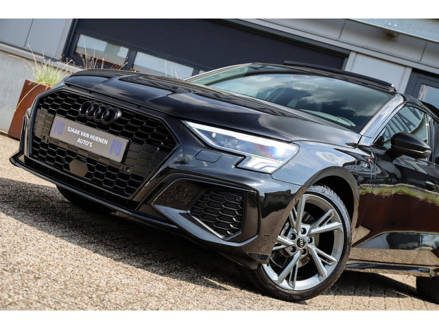 Audi A3 Sportback 40 TFSI e PHEV S Edition S-line 204pk S-Tronic! 1e|Panoramadak|Virtual Cockpit|Leder elektrisch|LED Matrix|Black