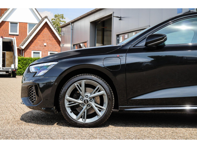 Audi A3 Sportback 40 TFSI e PHEV S Edition S-line 204pk S-Tronic! 1e|Panoramadak|Virtual Cockpit|Leder elektrisch|LED Matrix|Black