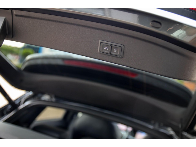 Audi A3 Sportback 40 TFSI e PHEV S Edition S-line 204pk S-Tronic! 1e|DLR|Panoramadak|Virtual Cockpit|Kuipstoelen|LED Matrix|Black