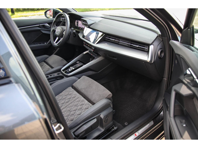 Audi A3 Sportback 40 TFSI e PHEV S Edition S-line 204pk S-Tronic! 1e|DLR|Panoramadak|Virtual Cockpit|Kuipstoelen|LED Matrix|Black