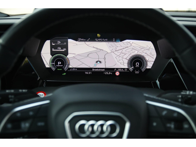 Audi A3 Sportback 40 TFSI e PHEV S Edition S-line 204pk S-Tronic! 1e|DLR|Panoramadak|Virtual Cockpit|Kuipstoelen|LED Matrix|Black