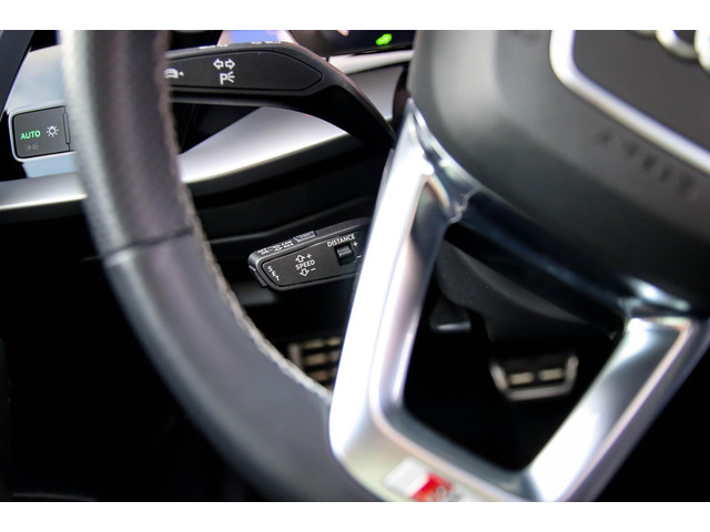 Audi A3 Sportback 40 TFSI e PHEV S Edition S-line 204pk S-Tronic! 1e|DLR|Panoramadak|Virtual Cockpit|Kuipstoelen|LED Matrix|Black