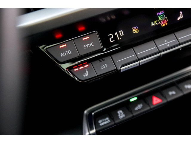Audi A3 Sportback 40 TFSI e PHEV S Edition S-line 204pk S-Tronic! 1e|DLR|Panoramadak|Virtual Cockpit|Kuipstoelen|LED Matrix|Black