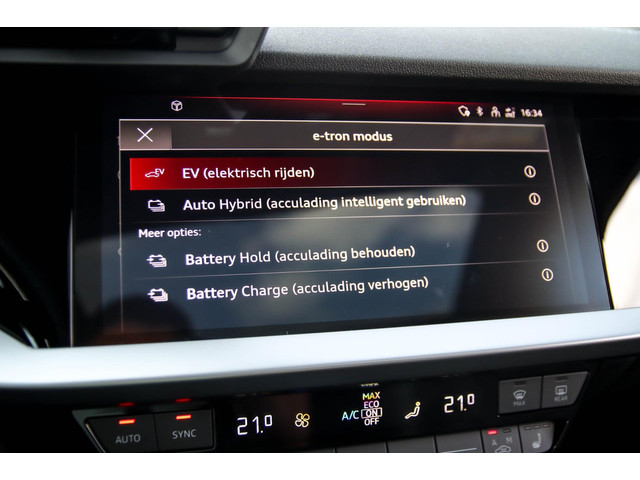 Audi A3 Sportback 40 TFSI e PHEV S Edition S-line 204pk S-Tronic! 1e|DLR|Panoramadak|Virtual Cockpit|Kuipstoelen|LED Matrix|Black