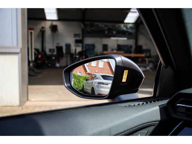 Audi A3 Sportback 40 TFSI e PHEV S Edition S-line 204pk S-Tronic! 1e|DLR|Panoramadak|Virtual Cockpit|Kuipstoelen|LED Matrix|Black