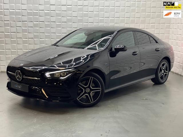 mercedes-benz-cla-250-e-amg-night-sfeer-camera