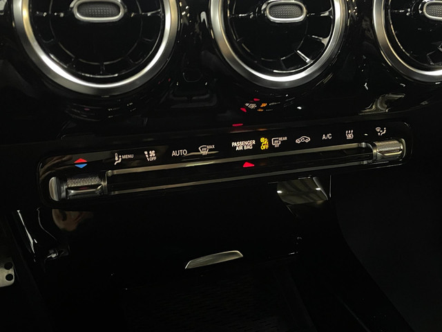 Mercedes-Benz CLA 250 e AMG NIGHT SFEER CAMERA