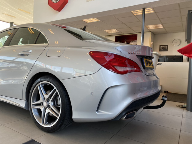 Mercedes-Benz CLA 180 Ambition,AMG Line,Automaat,Navigatie,Parkeerassistent,Trekhaak,Half Leder Alcantara,Climate&Cruisecontrol,Keyless Entry,Blue