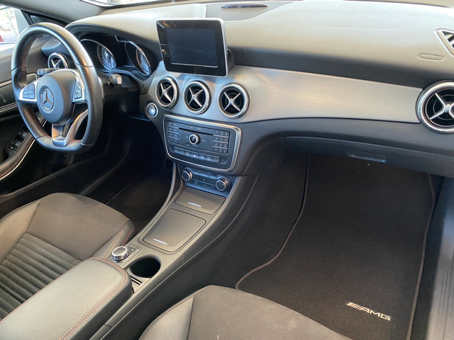 Mercedes-Benz CLA 180 Ambition,AMG Line,Automaat,Navigatie,Parkeerassistent,Trekhaak,Half Leder Alcantara,Climate&Cruisecontrol,Keyless Entry,Blue