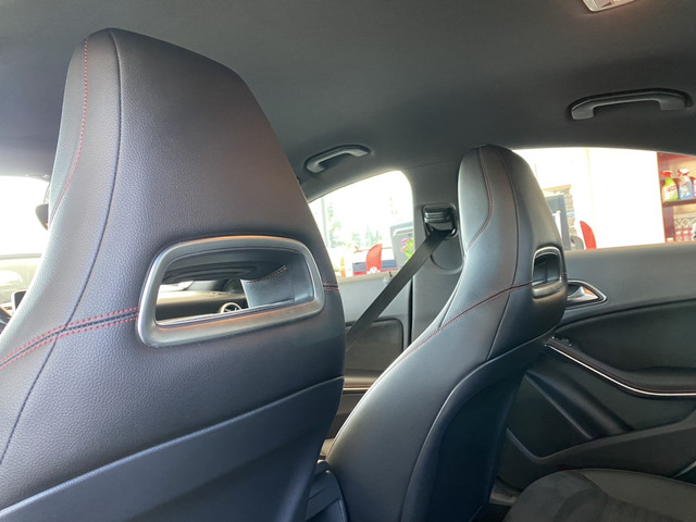 Mercedes-Benz CLA 180 Ambition,AMG Line,Automaat,Navigatie,Parkeerassistent,Trekhaak,Half Leder Alcantara,Climate&Cruisecontrol,Keyless Entry,Blue