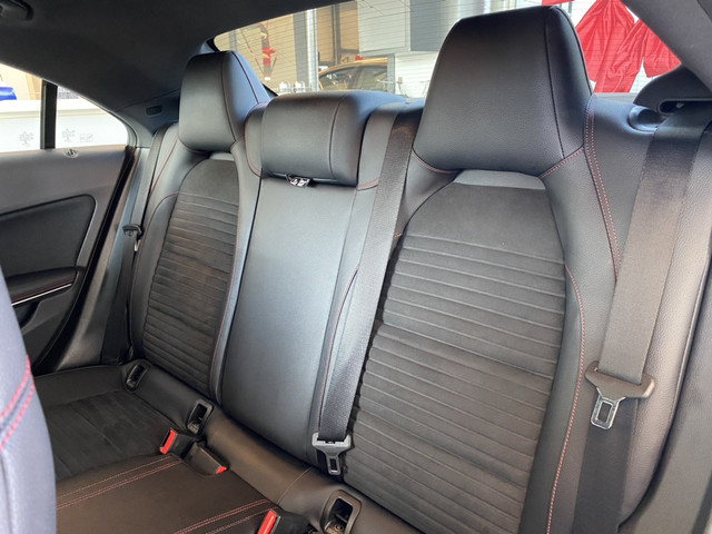 Mercedes-Benz CLA 180 Ambition,AMG Line,Automaat,Navigatie,Parkeerassistent,Trekhaak,Half Leder Alcantara,Climate&Cruisecontrol,Keyless Entry,Blue