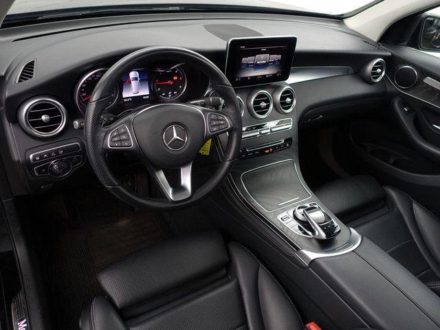 Mercedes-Benz GLC 220 d 4MATIC AMG Premium Plus Aut- Panoramadak, 360 Camera, Sfeerverlichting, Ada Cruise, Elek Trekhaak, Leder Sport Interieur