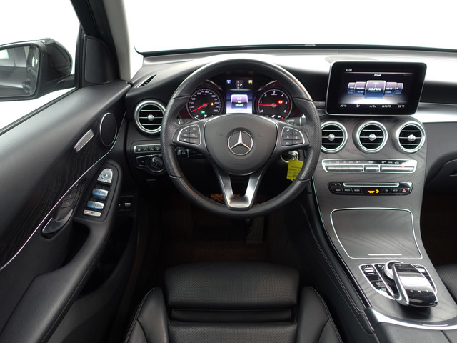 Mercedes-Benz GLC 220 d 4MATIC AMG Premium Plus Aut- Panoramadak, 360 Camera, Sfeerverlichting, Ada Cruise, Elek Trekhaak, Leder Sport Interieur