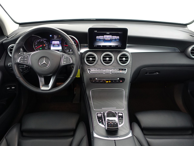 Mercedes-Benz GLC 220 d 4MATIC AMG Premium Plus Aut- Panoramadak, 360 Camera, Sfeerverlichting, Ada Cruise, Elek Trekhaak, Leder Sport Interieur