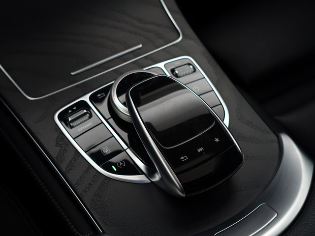 Mercedes-Benz GLC 220 d 4MATIC AMG Premium Plus Aut- Panoramadak, 360 Camera, Sfeerverlichting, Ada Cruise, Elek Trekhaak, Leder Sport Interieur