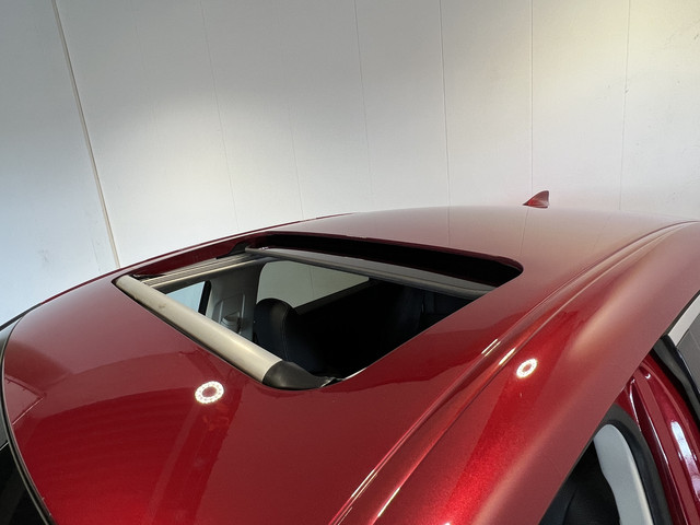 Lexus ES 300h Business Line | Luxueuze uitvoering | LM Velgen 19 | Elektrisch Glazen Panoramadak | Voorstoelen Stuurwiel Verwarmd |