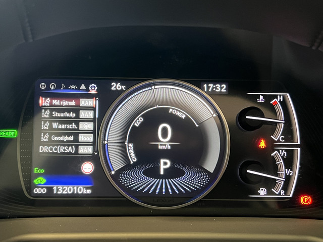 Lexus ES 300h Business Line | Luxueuze uitvoering | LM Velgen 19 | Elektrisch Glazen Panoramadak | Voorstoelen Stuurwiel Verwarmd |