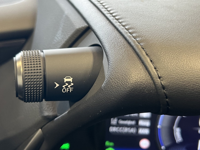 Lexus ES 300h Business Line | Luxueuze uitvoering | LM Velgen 19 | Elektrisch Glazen Panoramadak | Voorstoelen Stuurwiel Verwarmd |