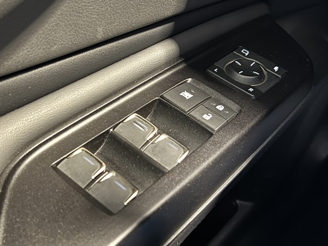 Lexus ES 300h Business Line | Luxueuze uitvoering | LM Velgen 19 | Elektrisch Glazen Panoramadak | Voorstoelen Stuurwiel Verwarmd |