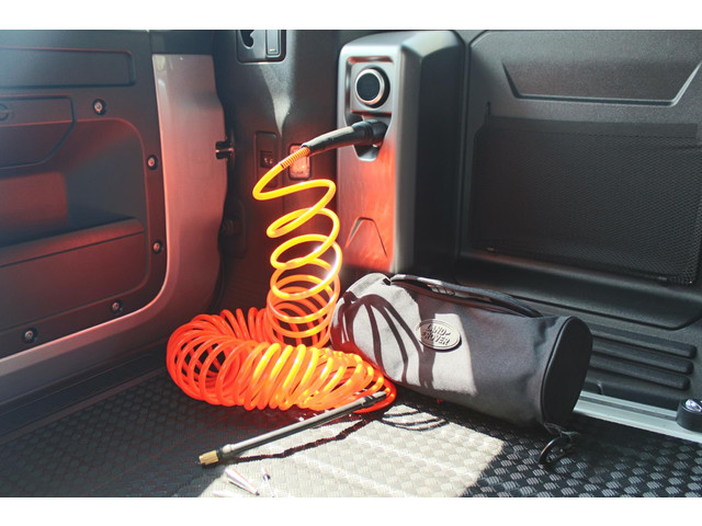 Land Rover Defender 3.0 P400 110 X-Dynamic HSE MHEV MY 2023, Adaptive cruise, Koelbare voortstoelen, Panoramisch schuifdak