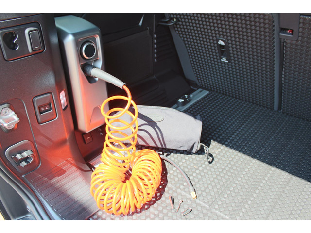Land Rover Defender 3.0 P400 110 X-Dynamic HSE MHEV MY 2023, Adaptive cruise, Koelbare voortstoelen, Panoramisch schuifdak