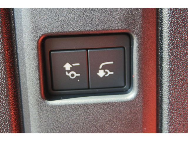 Land Rover Defender 3.0 P400 110 X-Dynamic HSE MHEV MY 2023, Adaptive cruise, Koelbare voortstoelen, Panoramisch schuifdak