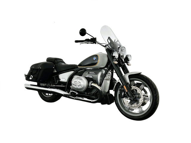 bmw-r-18-classic-option-719-reverse-gear---cruise---leather---led-lights---abs---esp---airscarf---side-cases---handle-heating