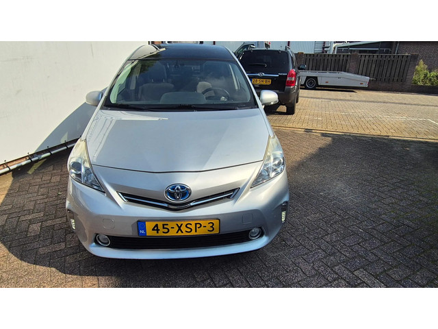 toyota-prius-wagon-1.8-aspiration-7-persoons